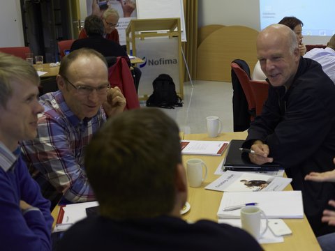 gruppe_i_arbeid__web__2014_04_foto_audun_iversen