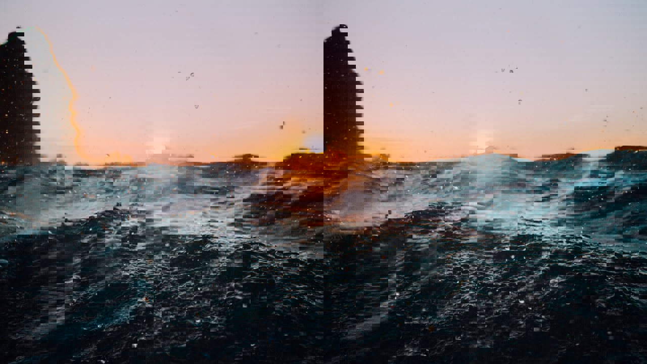 Tim Marshall Nuc Mltc4iq Unsplash (1)